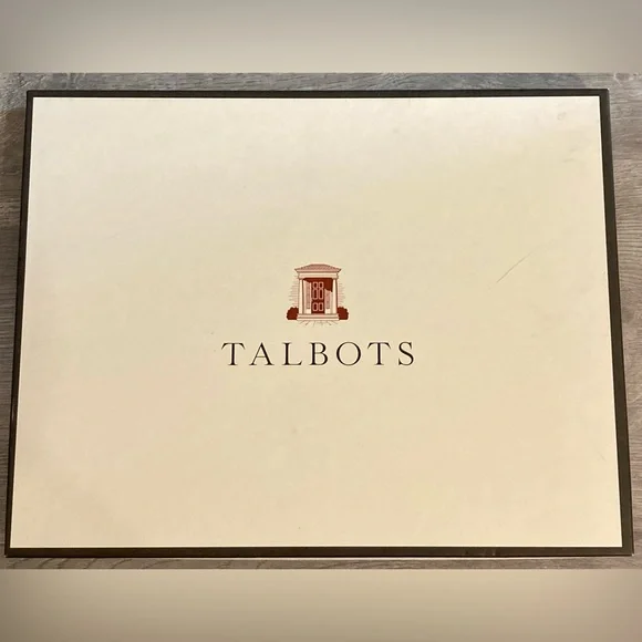 New Talbots An elegant women's scarf with tassels. In a gift box. - Picture 2 of 8